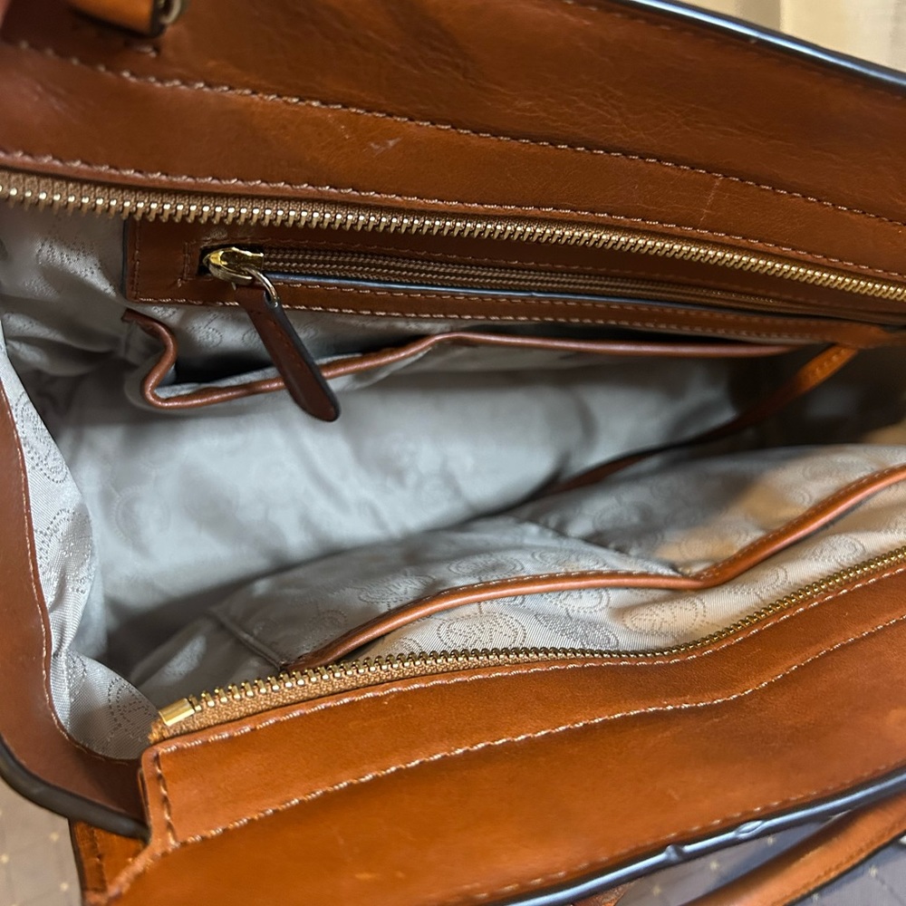 MK Selma LG Satchel and Wallet Set - Picture 7 of 7